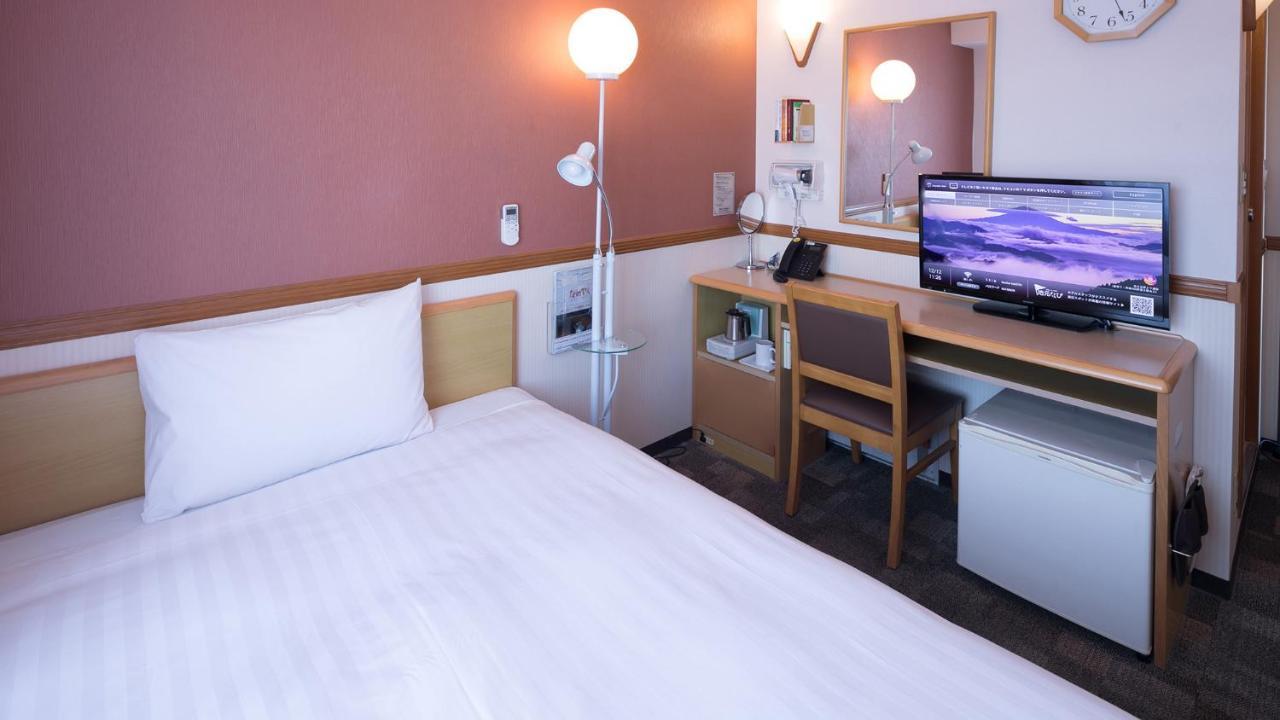 Toyoko Inn Miyazaki Ekimae Exterior foto